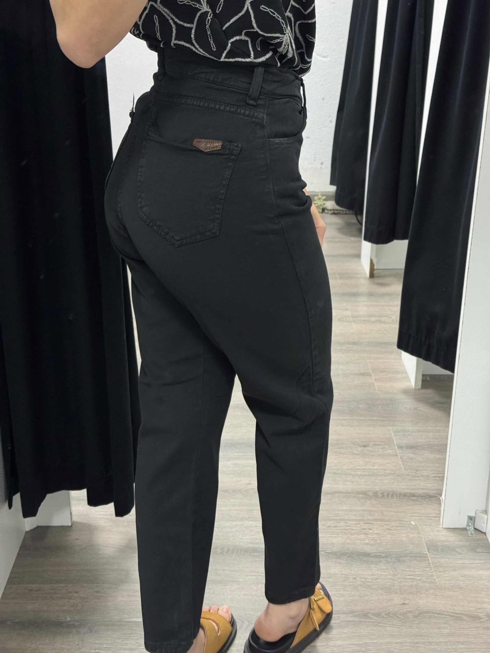 Mom Donatella - Imagen 2