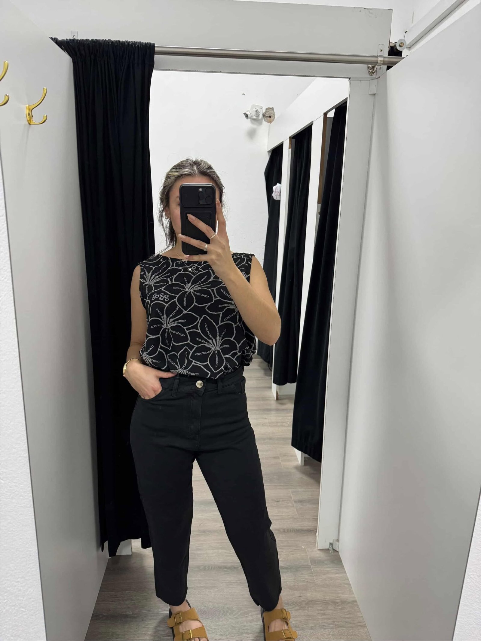 Mom Donatella - Imagen 3