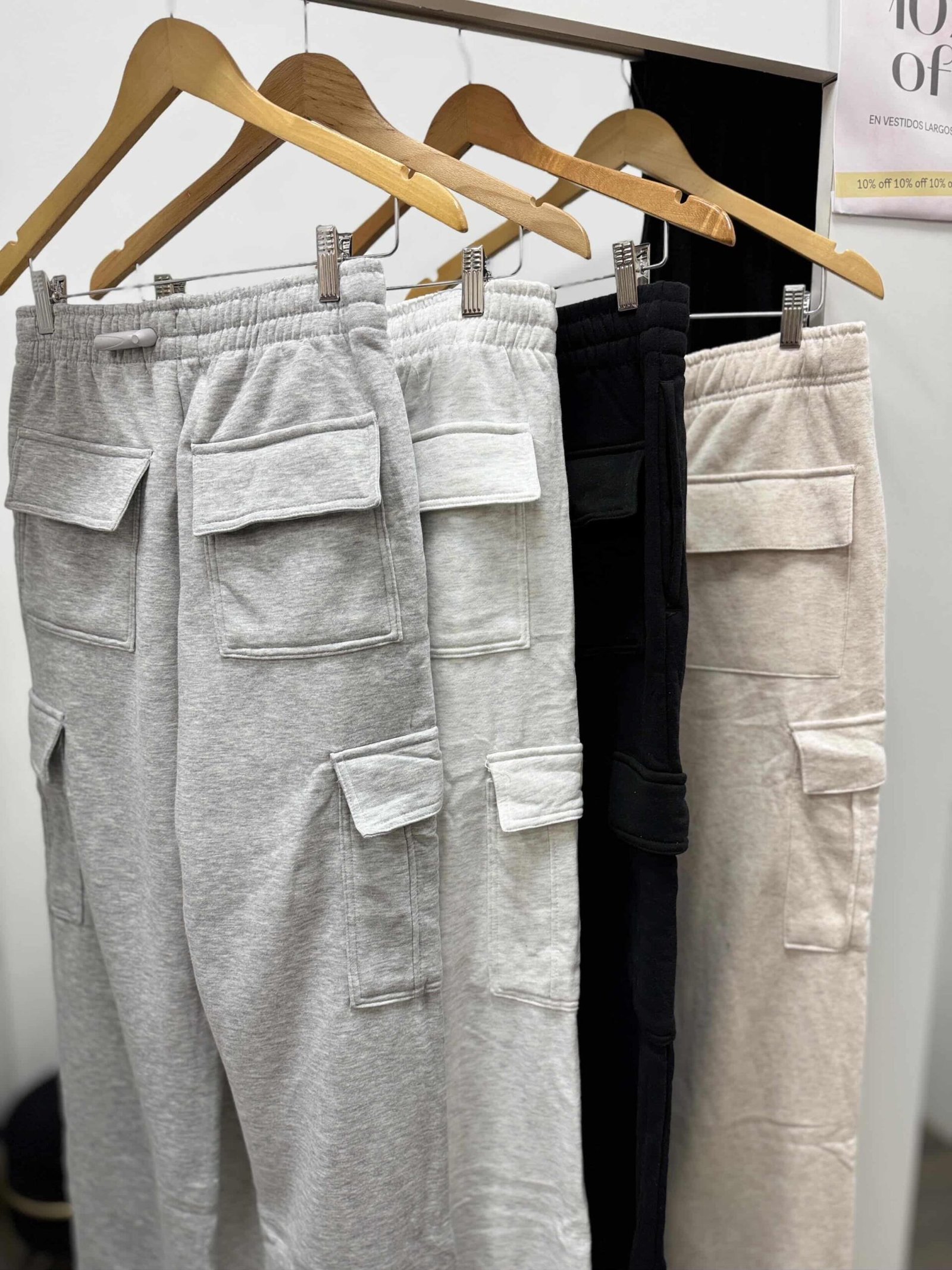 Pantalón cargo con tapita - Imagen 4