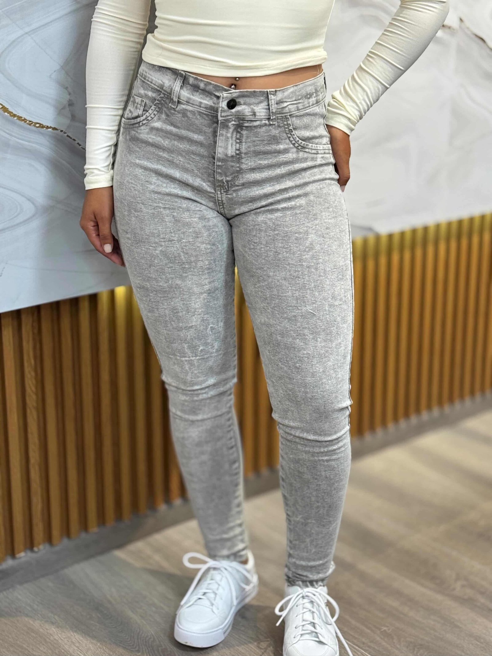 Jean chupin gris claro