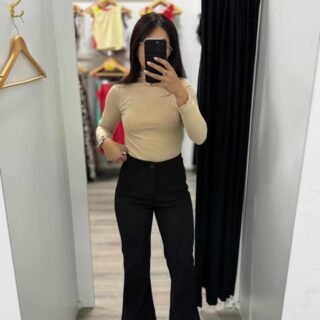 Pantalón forrado con tajo en pana