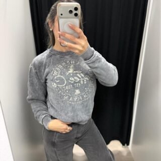 Buzo en promoción Juli