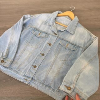 Campera de jean bordada