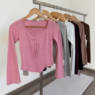 Blusa en pico regulable