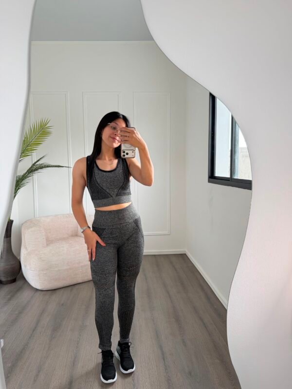 Conjunto deportivo en promoción