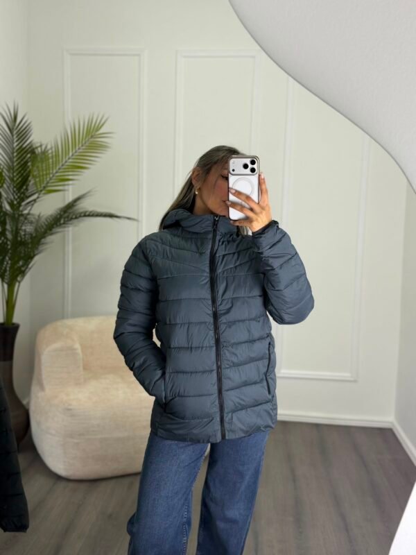 Campera de nylon