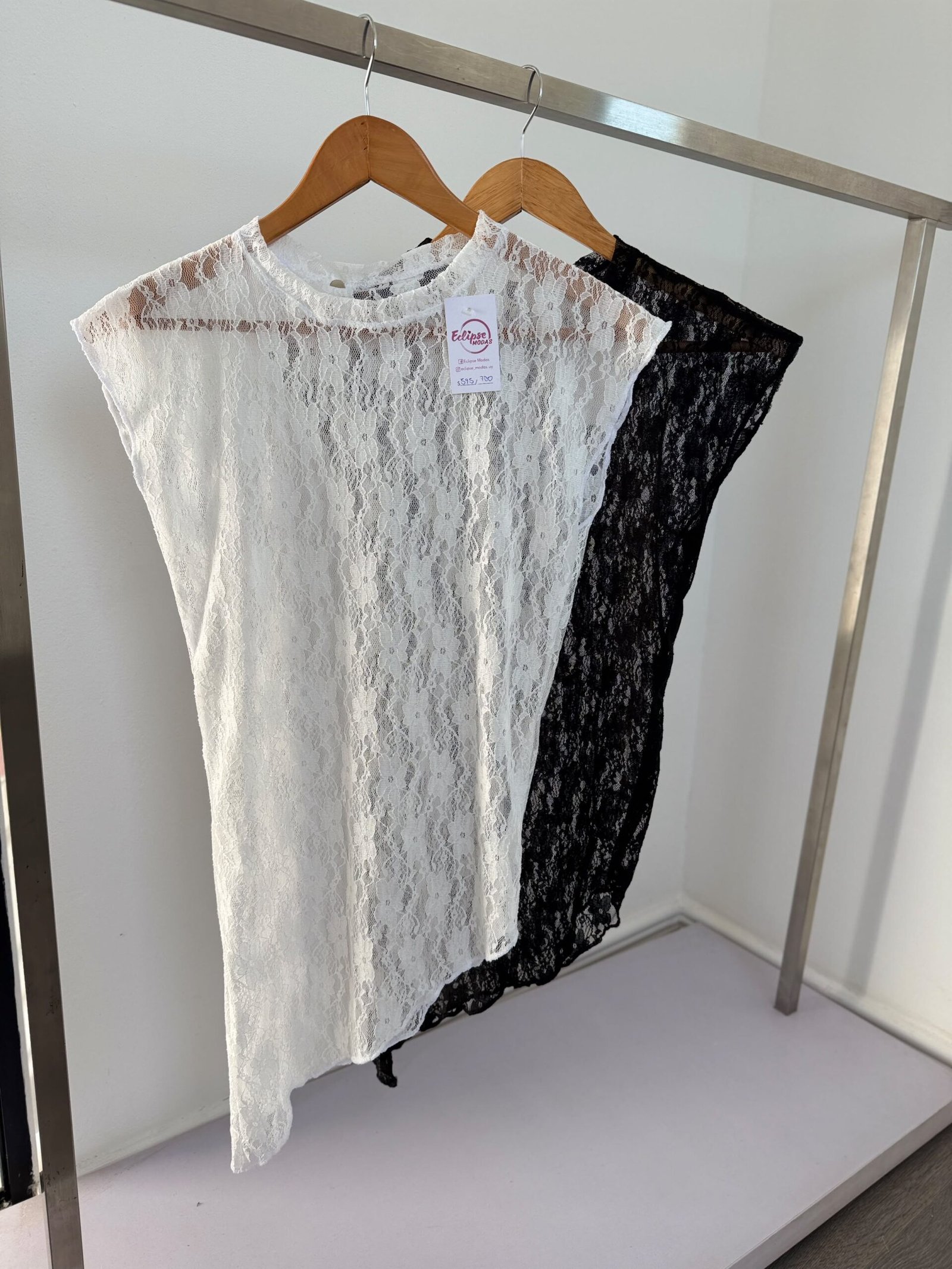 Blusa pico en encaje A059
