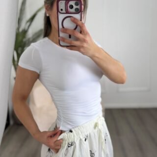 Blusa básica con frunce A065